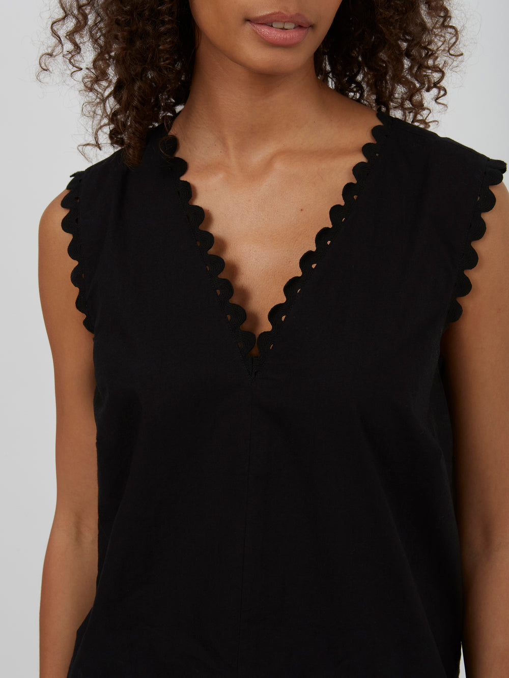 Summer Organic Ric Rac V Neck Top Black Great Plains UK